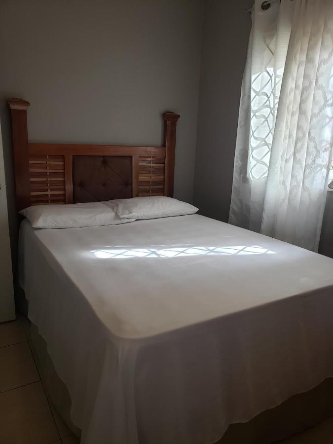 Lion'S View Bed & Breakfast แมนเดอวิลล์ ภายนอก รูปภาพ
