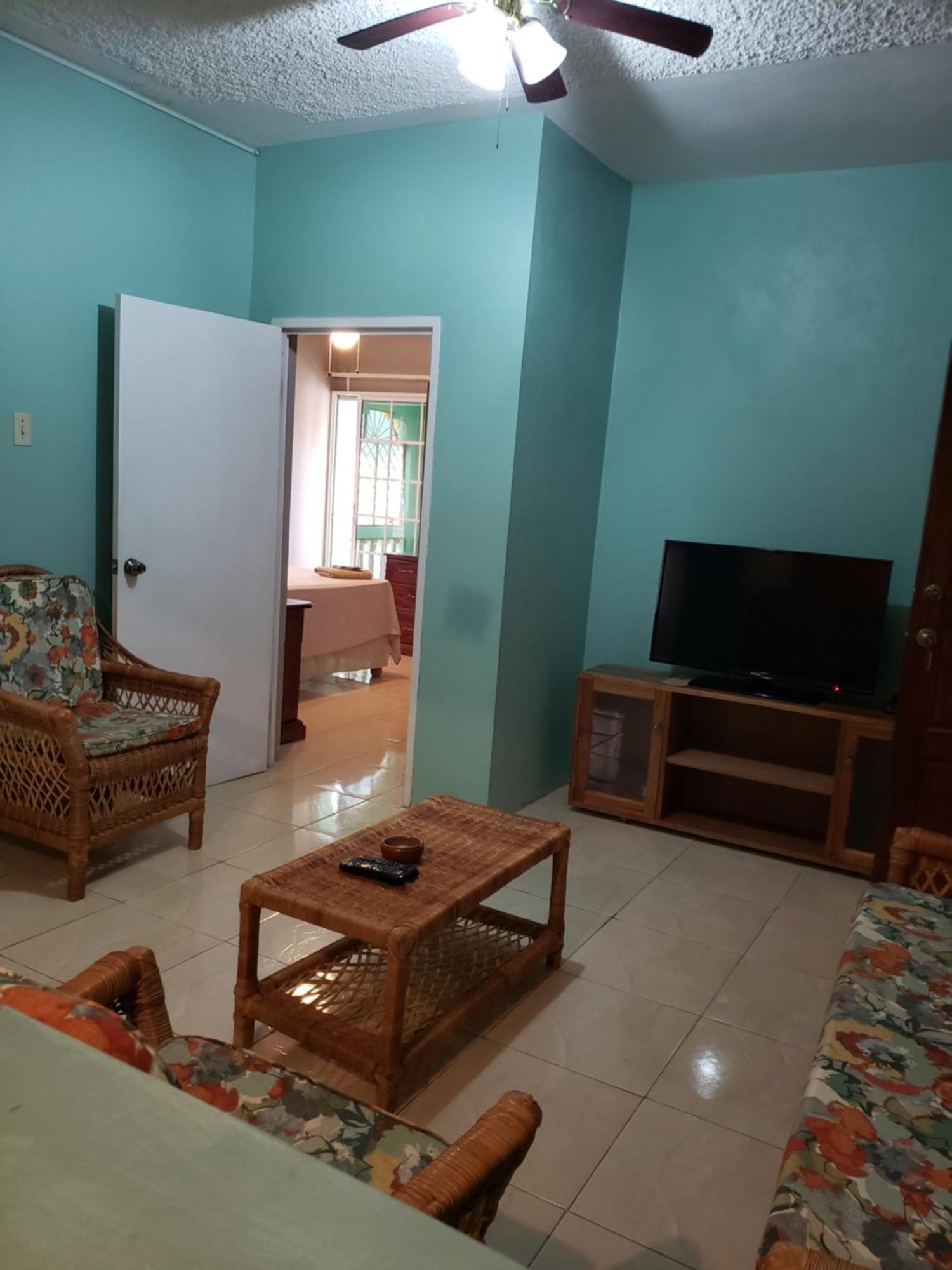 Lion'S View Bed & Breakfast แมนเดอวิลล์ ภายนอก รูปภาพ